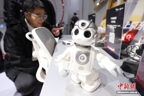 2025世界智能制造博览会南京启幕 智能机器人扎堆亮相，前沿装备各展绝活